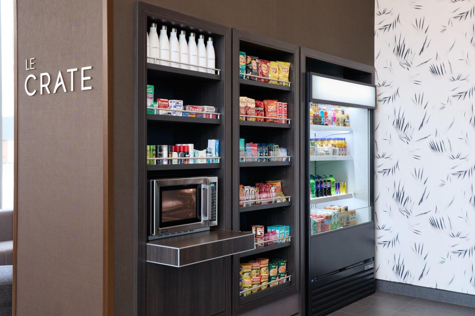 Hotel Courtyard By Marriott Montreal Laval Esterno foto