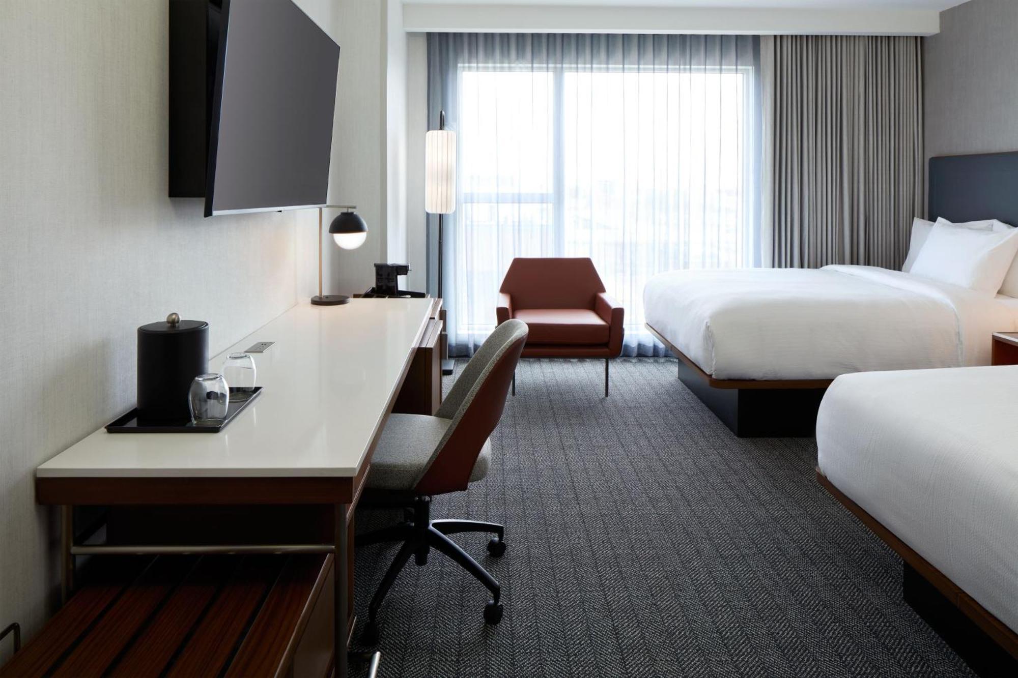 Hotel Courtyard By Marriott Montreal Laval Esterno foto