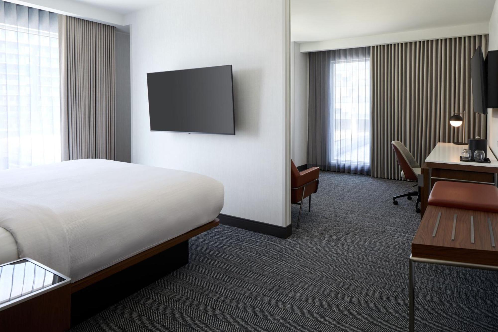 Hotel Courtyard By Marriott Montreal Laval Esterno foto