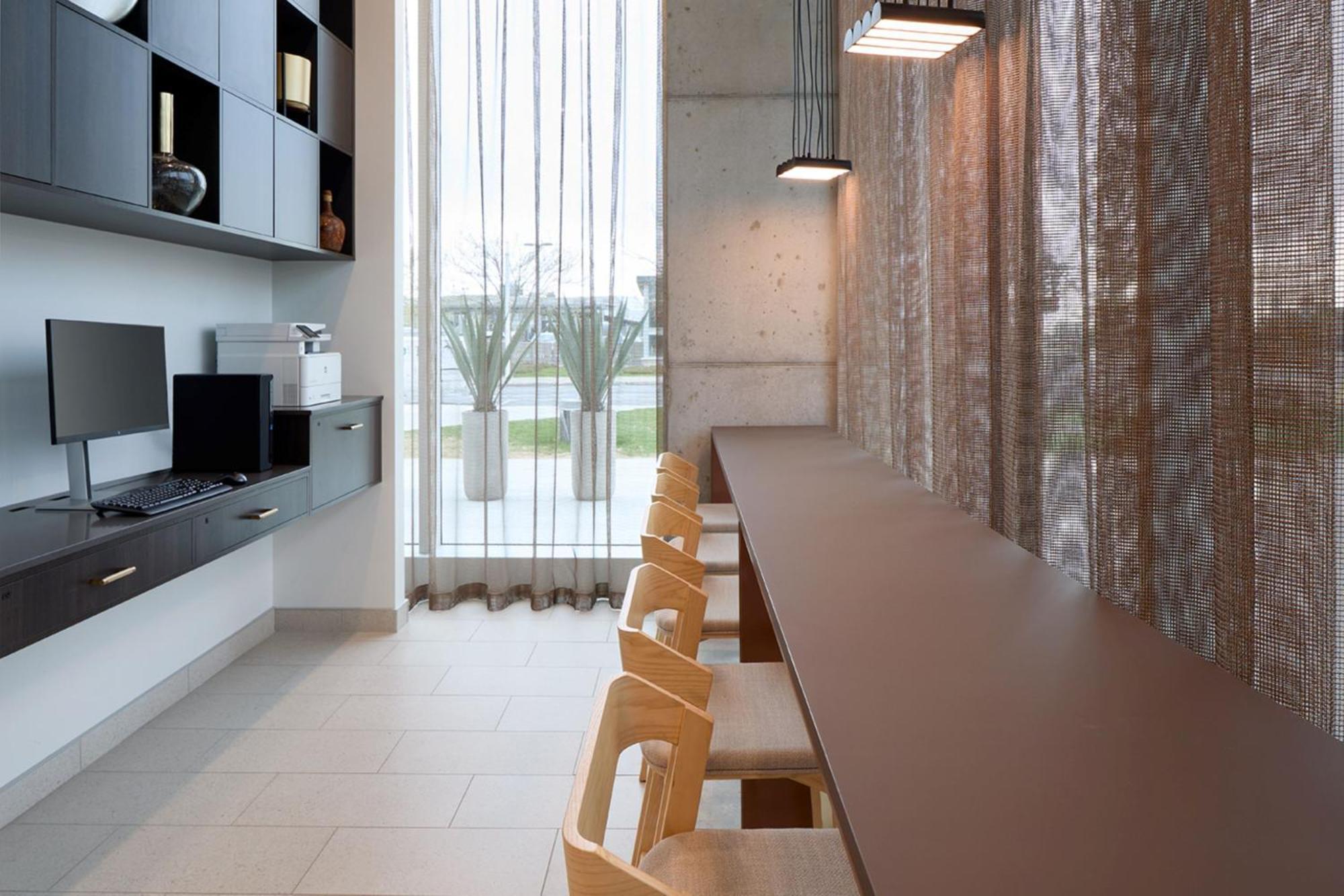Hotel Courtyard By Marriott Montreal Laval Esterno foto