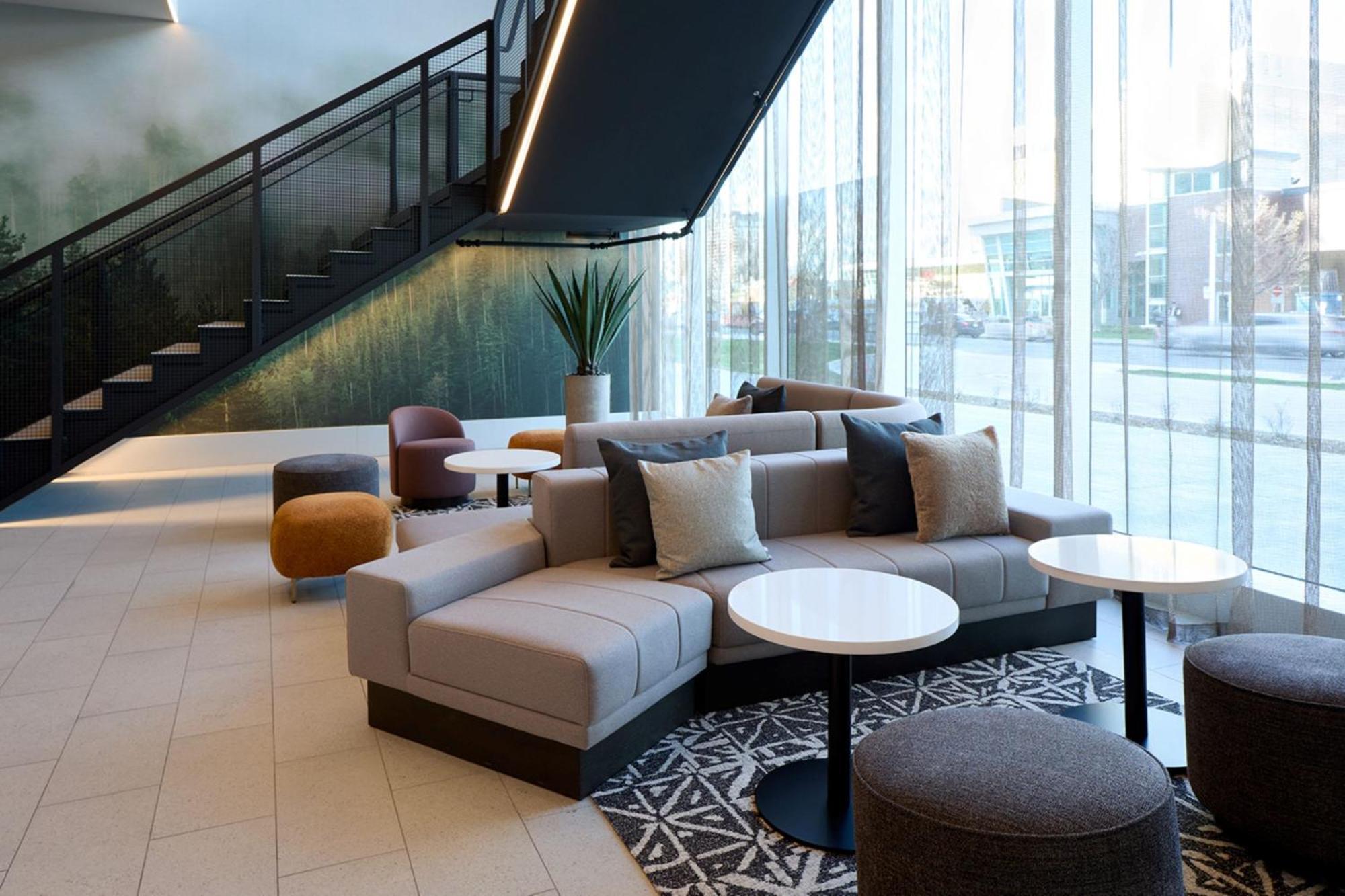 Hotel Courtyard By Marriott Montreal Laval Esterno foto