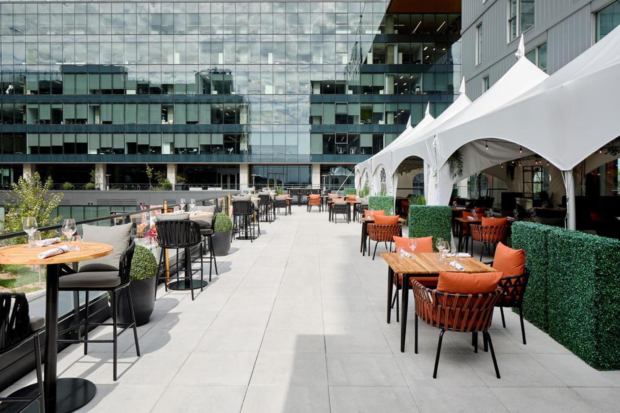 Hotel Courtyard By Marriott Montreal Laval Esterno foto